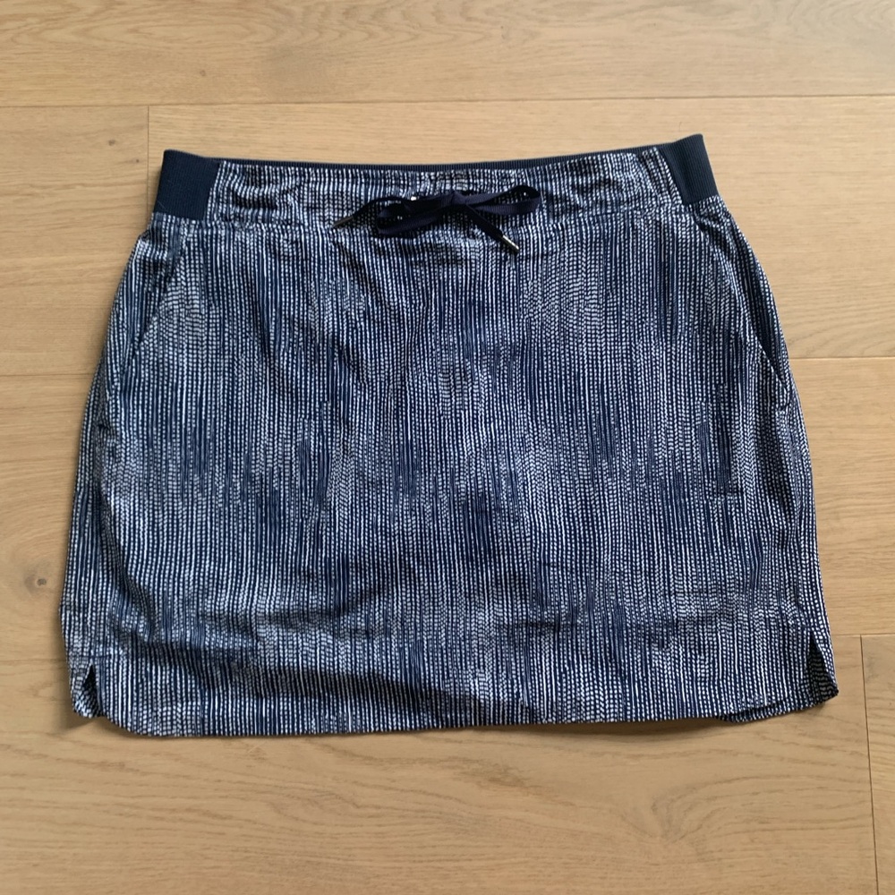 Athleta Mini Skirt Skort Blue White Drawstring Waist Beach Casual Women’s 12